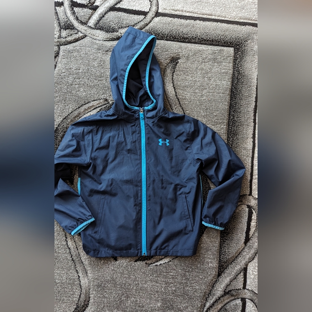 Youth Under Armour   Boys' Sackpack    jacket that turns into a bag